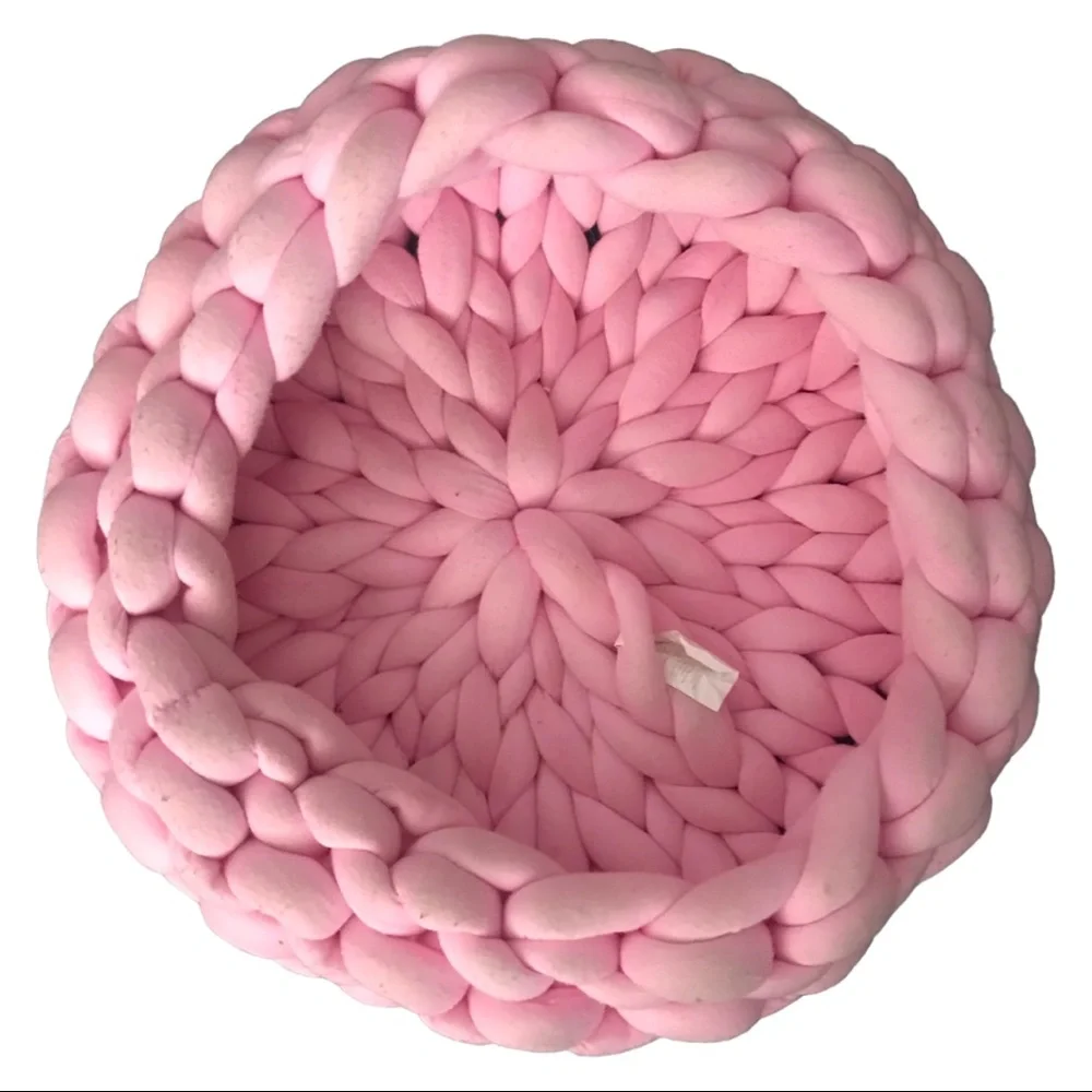 Chunky Cotton Braided Knit Pet Bed in Pink